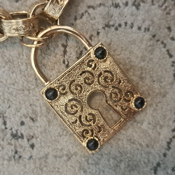 Vintage Artisan Craft Goldtone Lock And Key Necklace - Picture 4 of 8